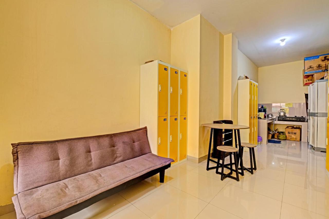 Oyo 91532 Malioboro Guesthouse Yogyakarta Kültér fotó