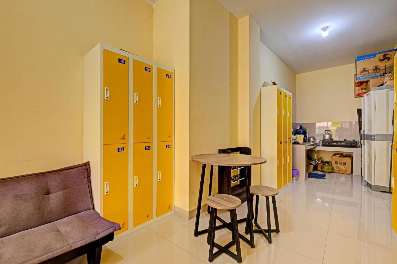 Oyo 91532 Malioboro Guesthouse Yogyakarta Kültér fotó