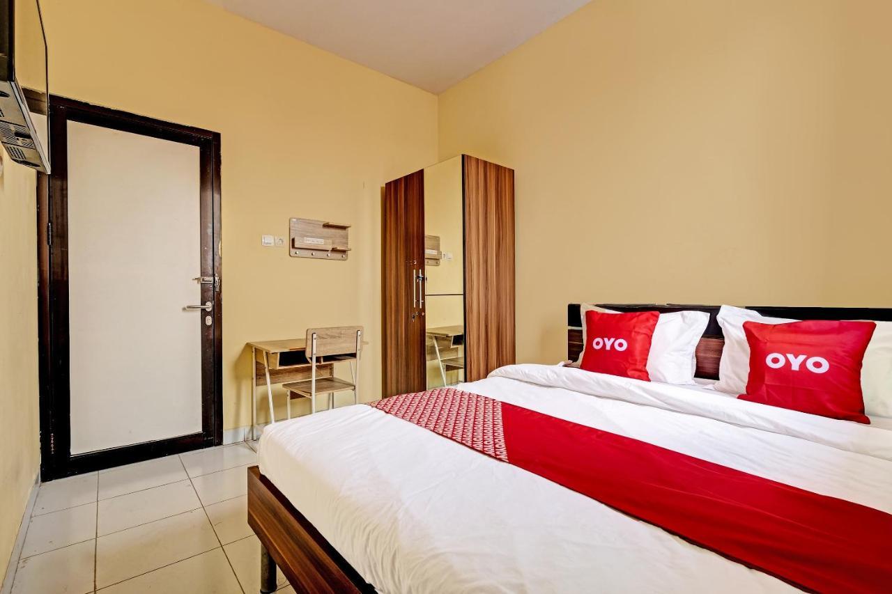 Oyo 91532 Malioboro Guesthouse Yogyakarta Kültér fotó